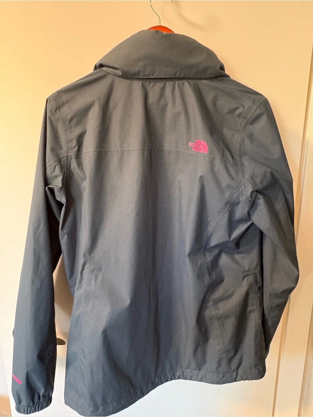 The North Face Women’s L Lightweight Hooded Rain Jacket Gray Pink Mesh